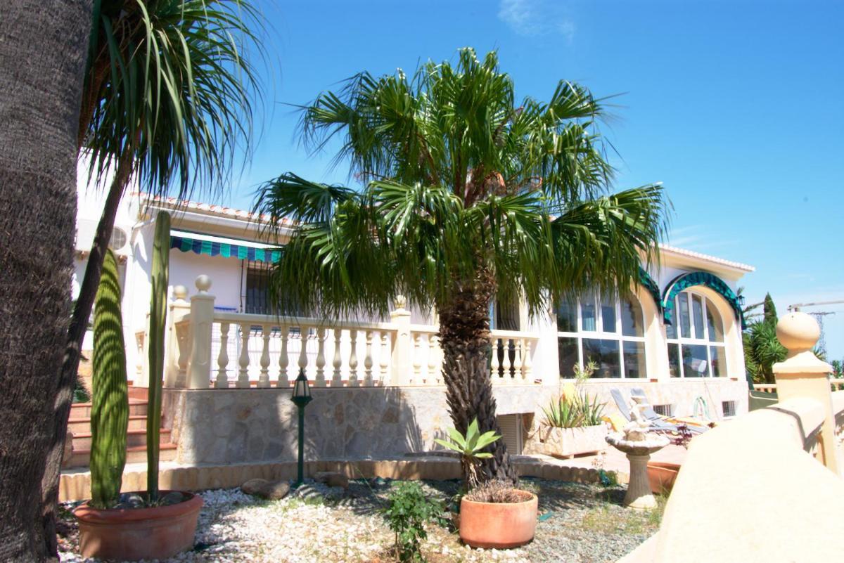 Con Piscina Para 8 Personas Holiday home Denia