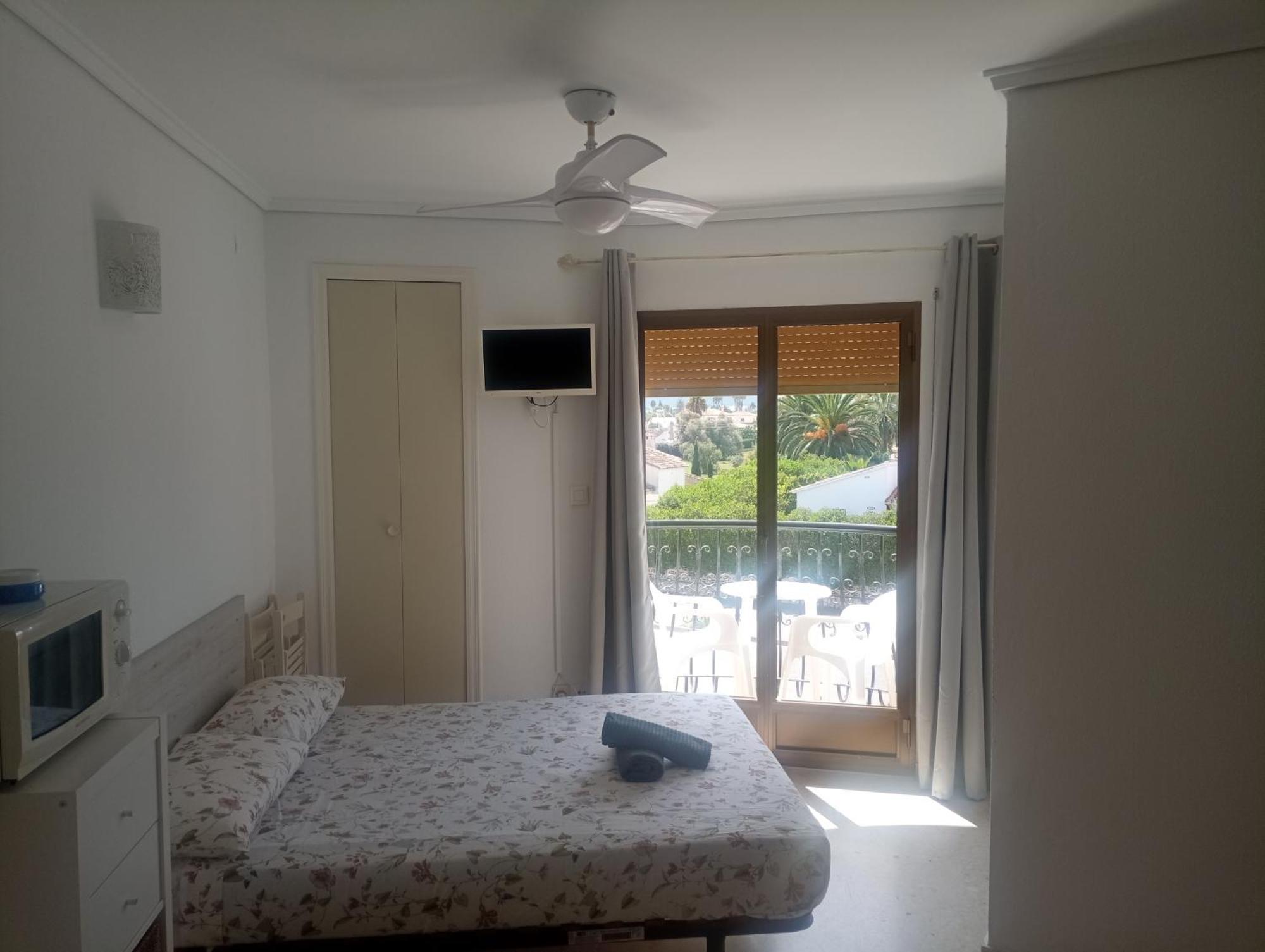 Estudio Dos Personas Pura Dénia