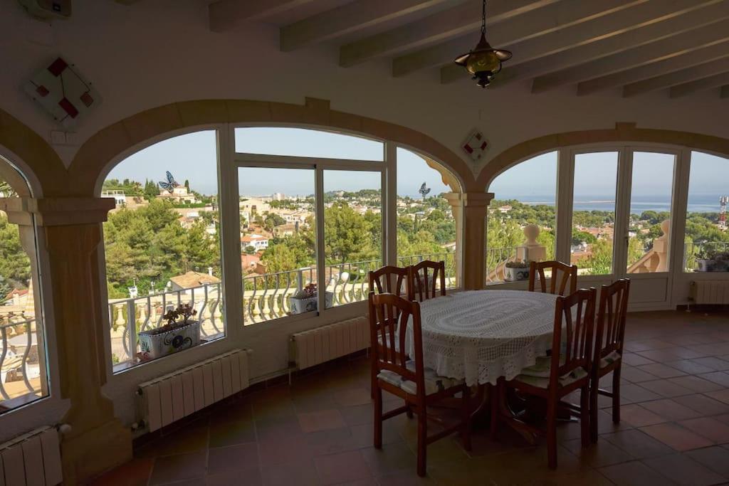 Magnifica Con Impresionantes Vistas Al Mar