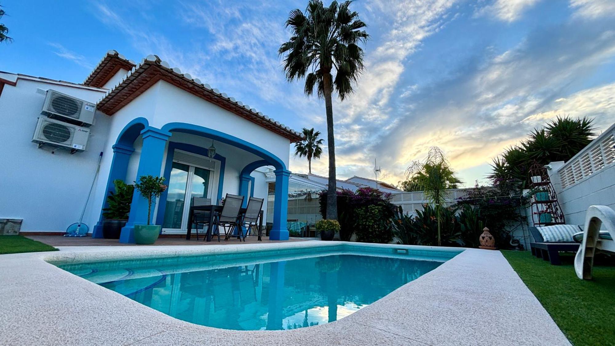 Сasa de vacaciones Precioso Independiente En Con Piscina Dénia