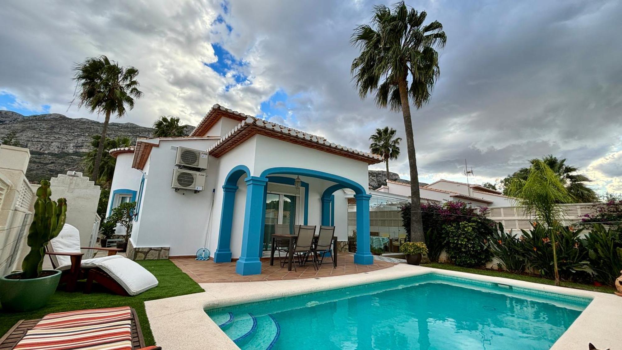 Precioso Independiente En Con Piscina * Dénia