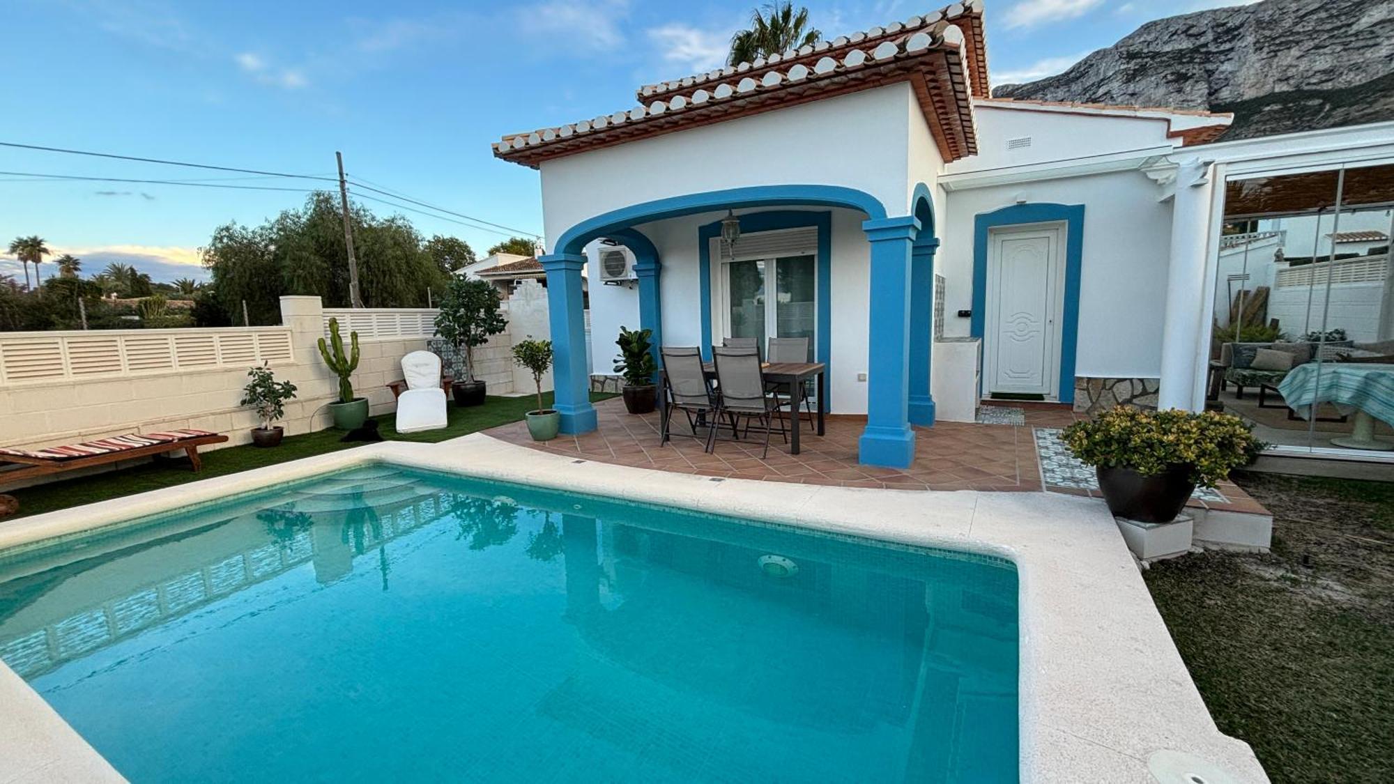 Precioso Independiente En Con Piscina Сasa de vacaciones