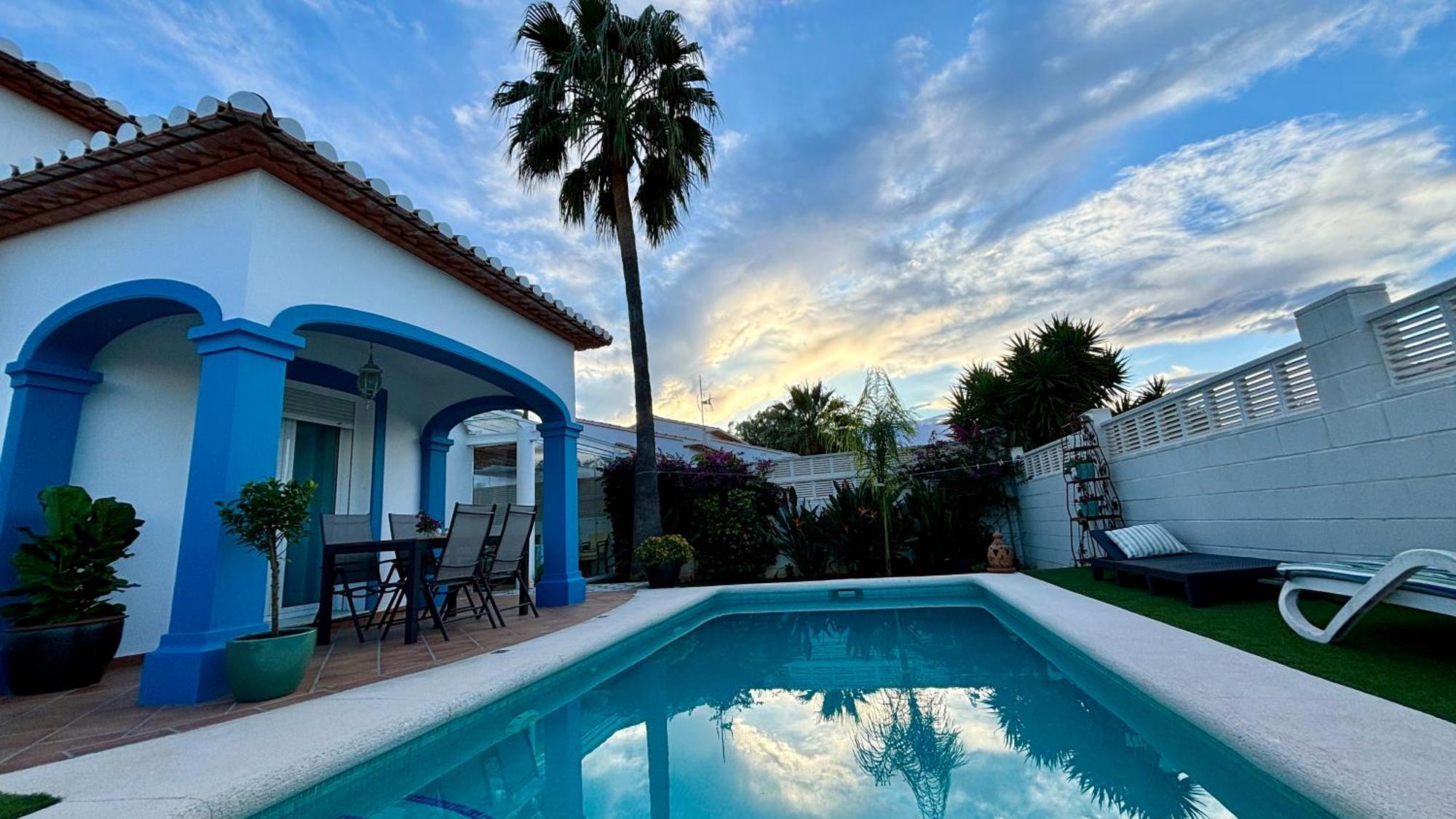 Сasa de vacaciones Precioso Independiente En Con Piscina *