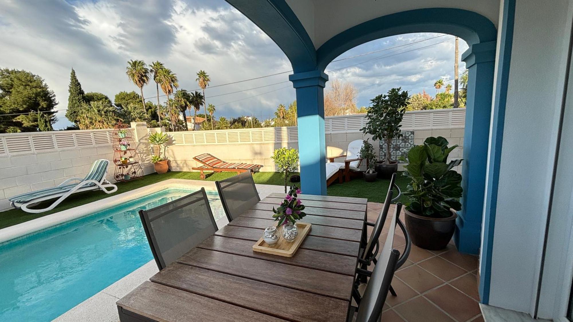 Precioso Independiente En Con Piscina * Dénia