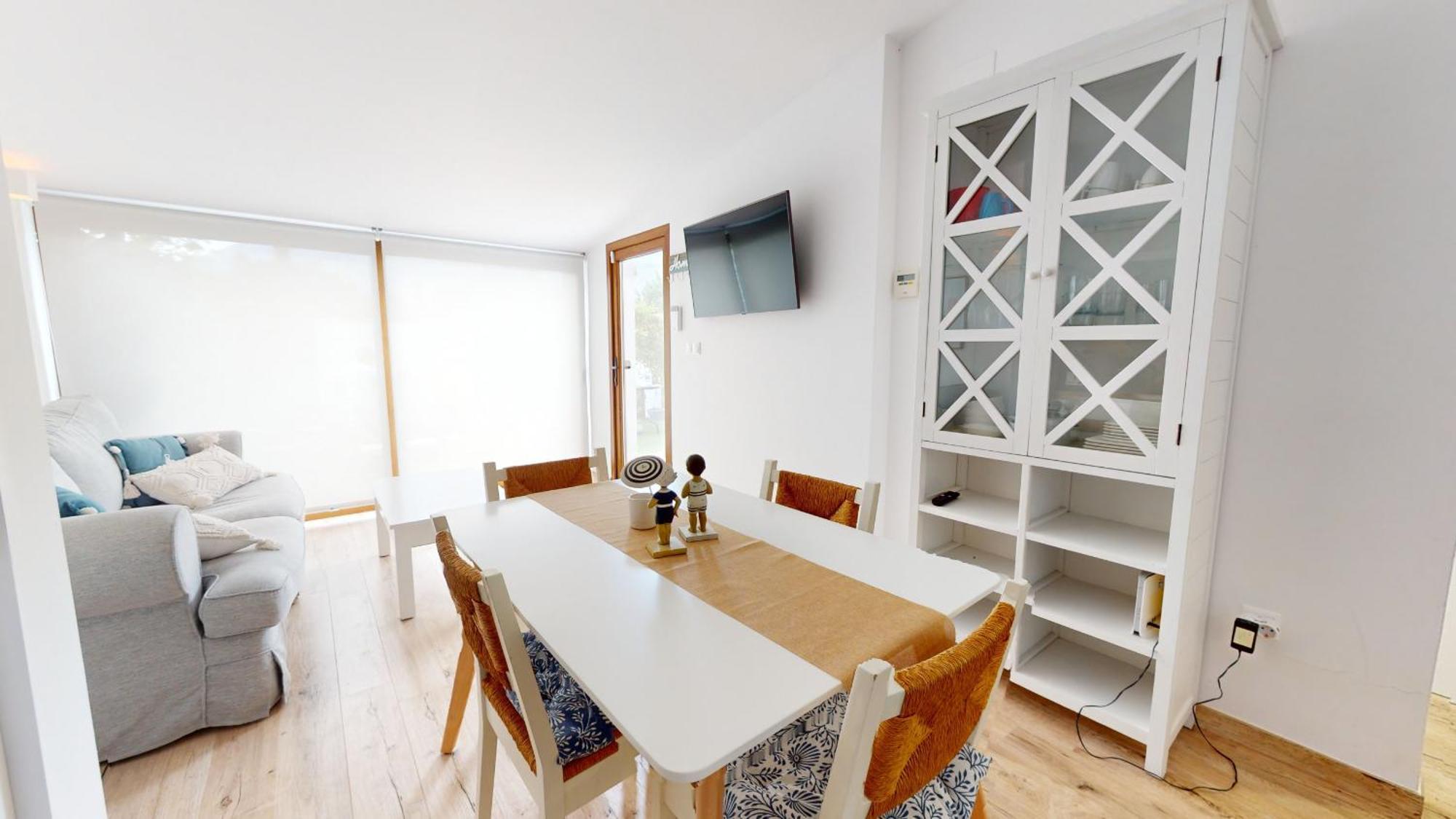 Sunny & Cool Bungalow Holiday home *