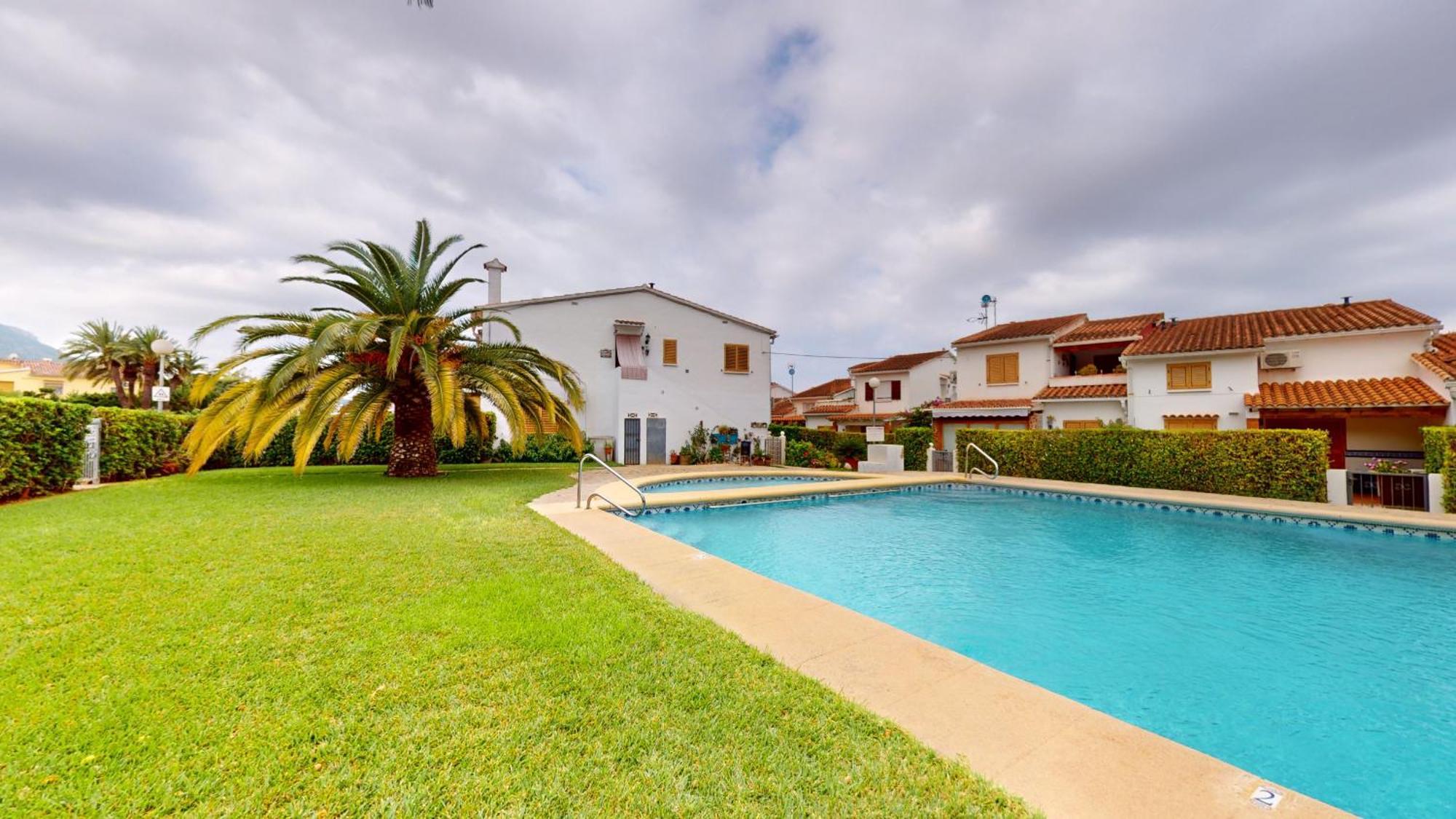 Sunny & Cool Bungalow Holiday home