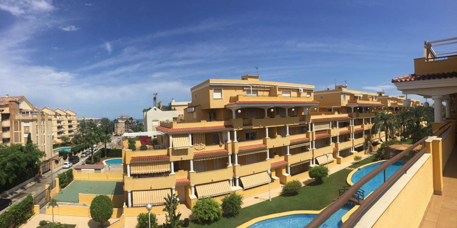 Apartamento Con Terraza De 100m2 Dénia