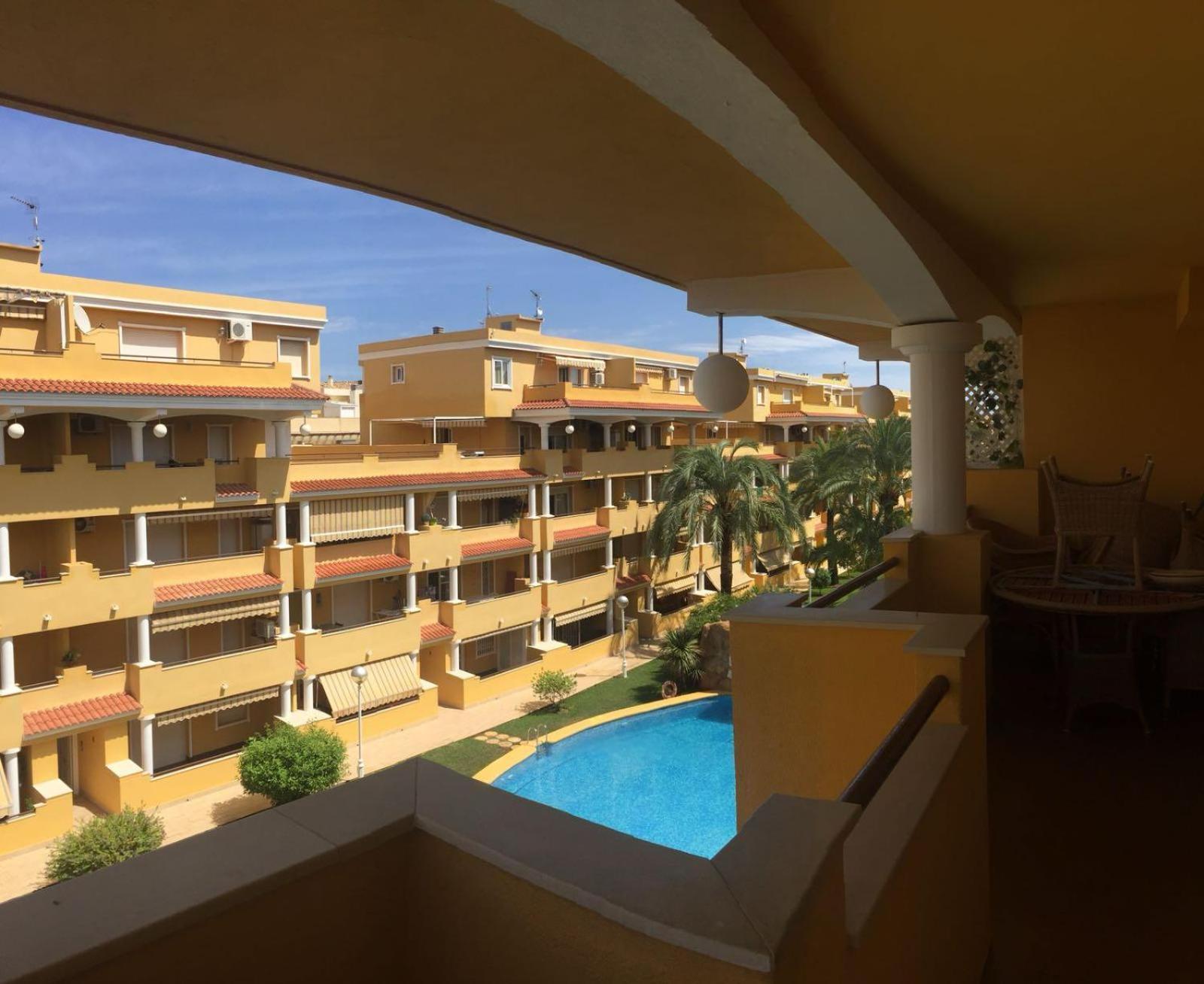 Con Terraza De 100m2 Apartamento Dénia