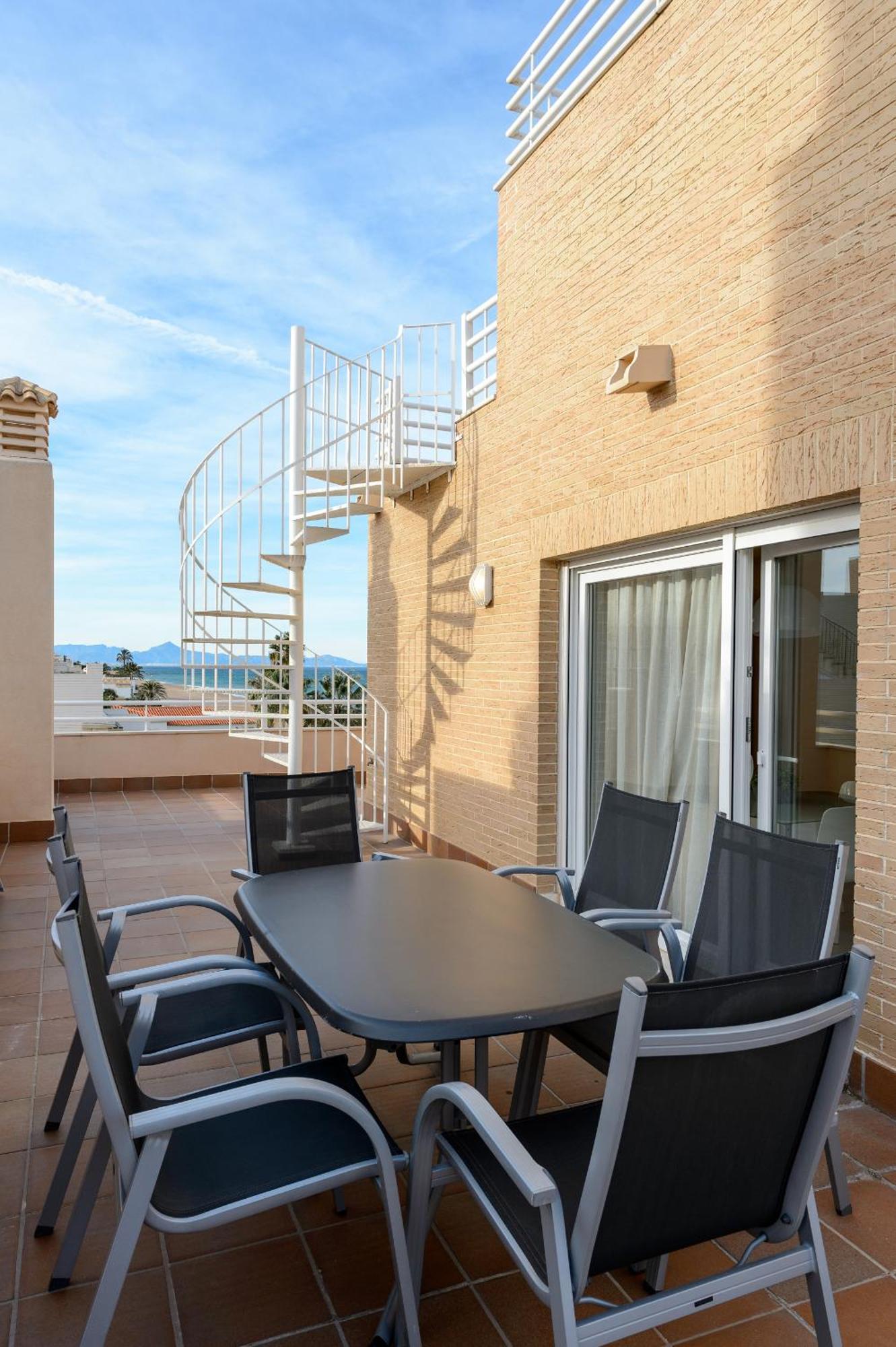 Beachfront Apartment *