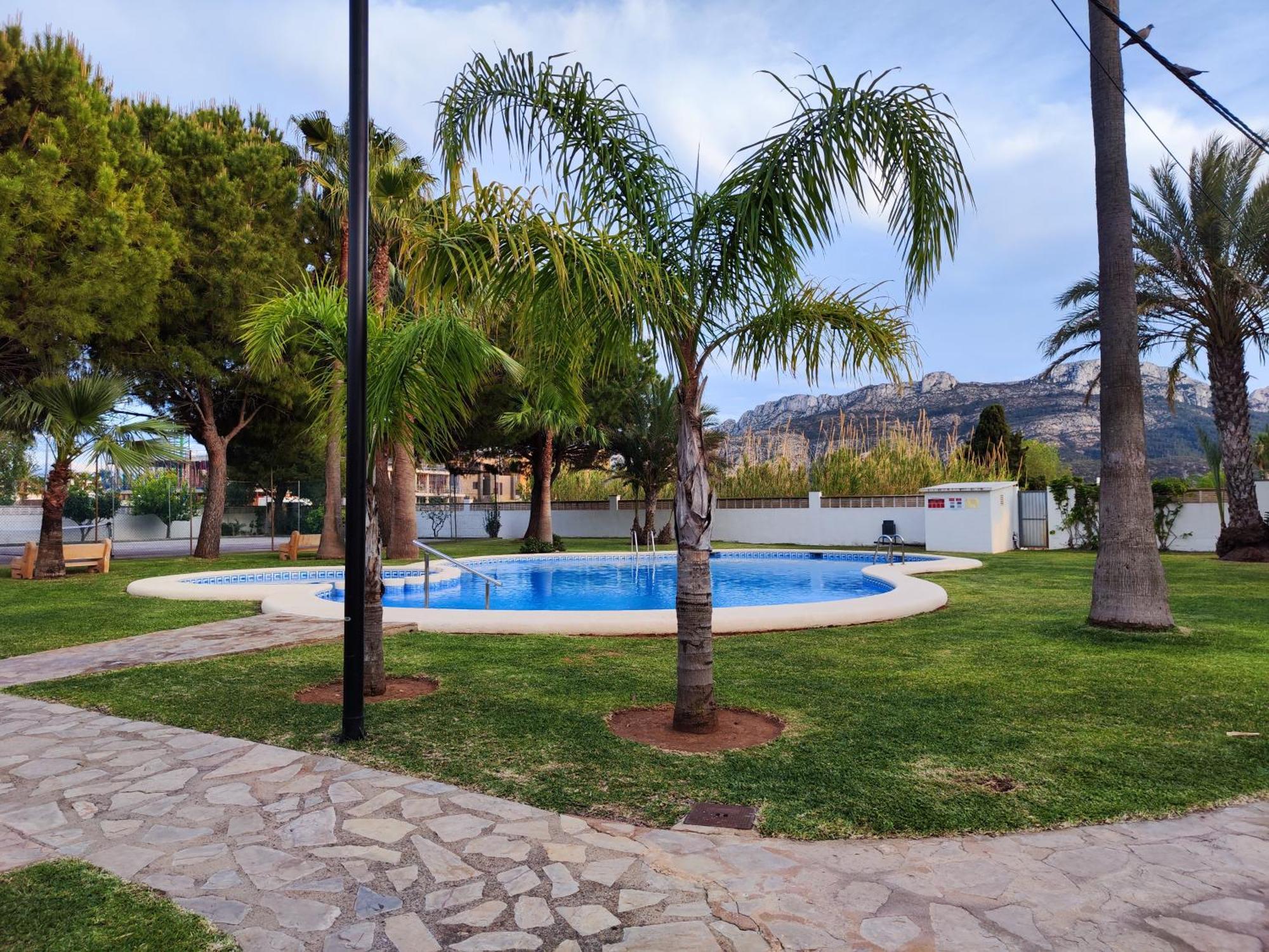 De Lujo Playa Deveses Apartment *
