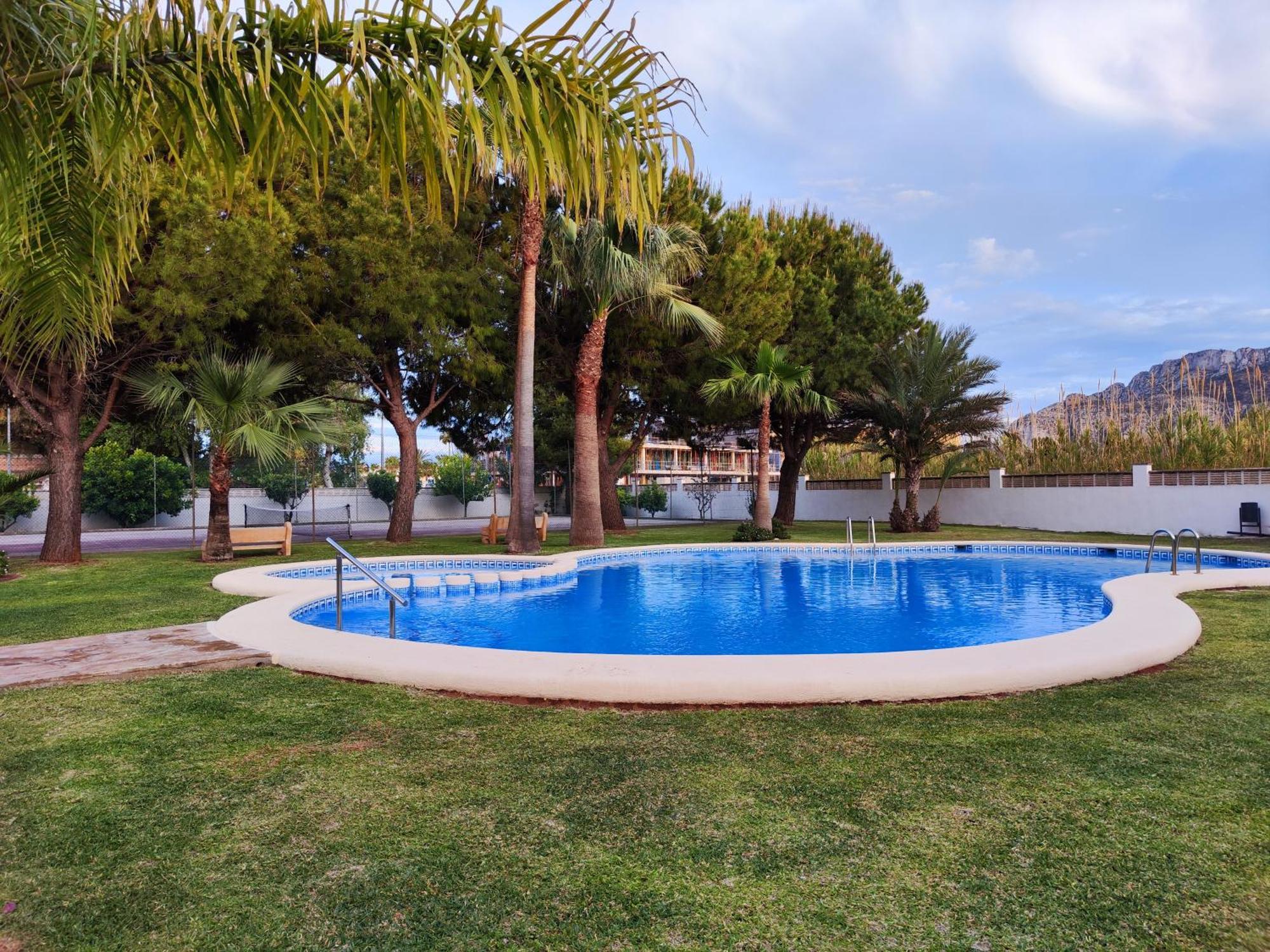 De Lujo Playa Deveses Apartment