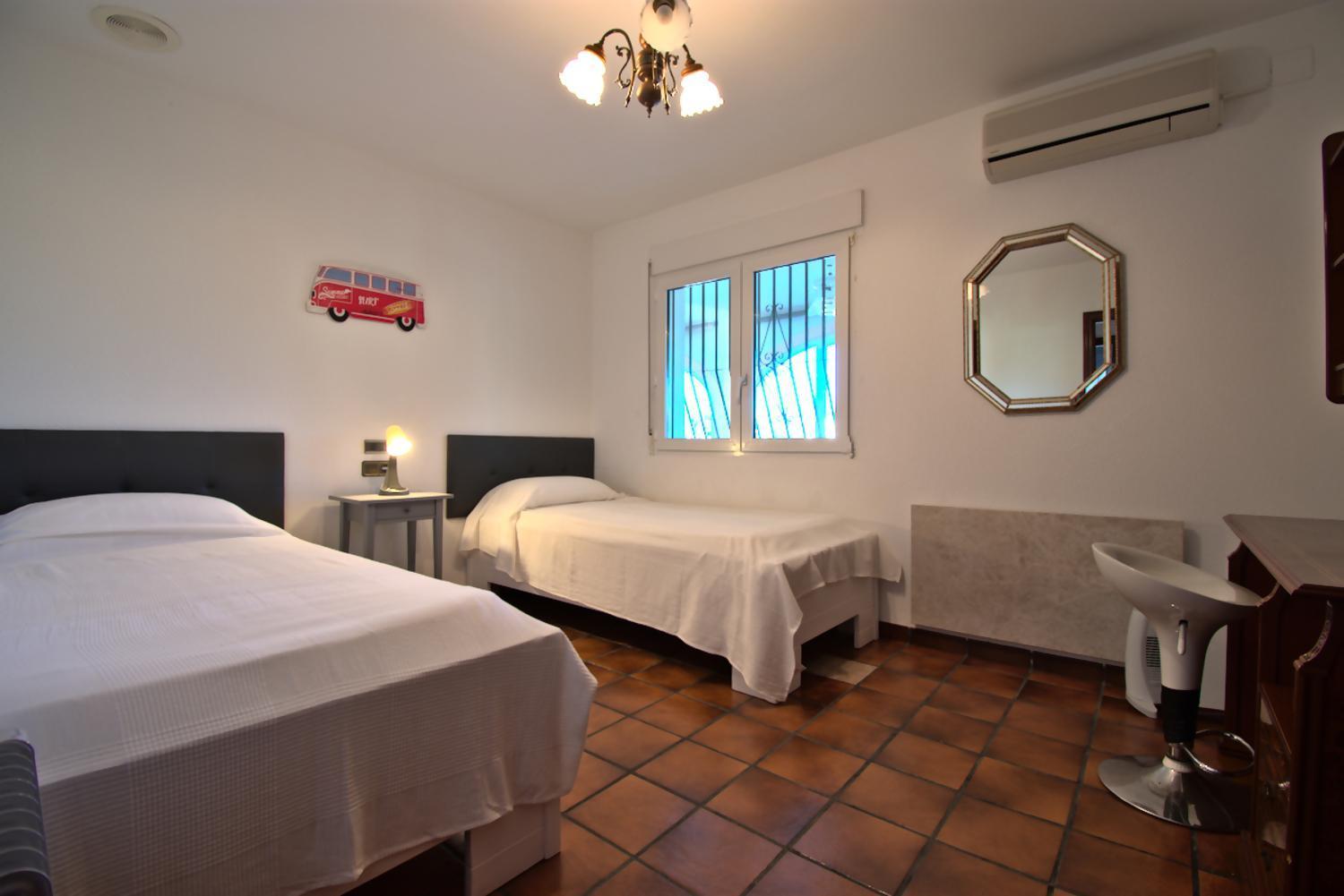 Con Piscina Para 8 Personas Holiday home *