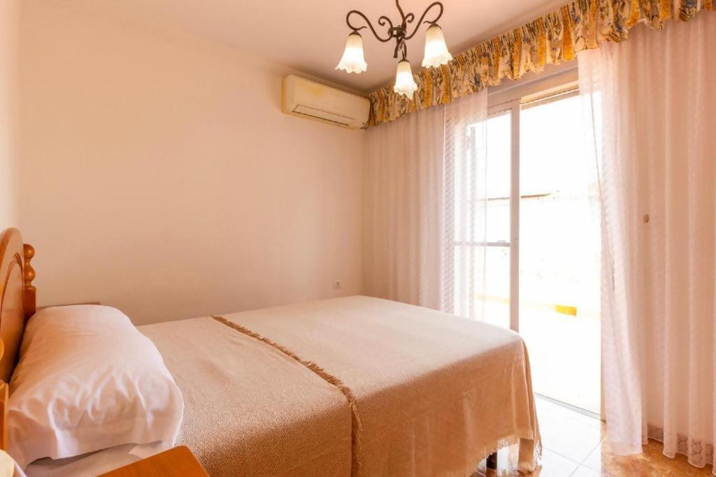 Casa Con Jardin A Pocos Pasos Del Mar Denia