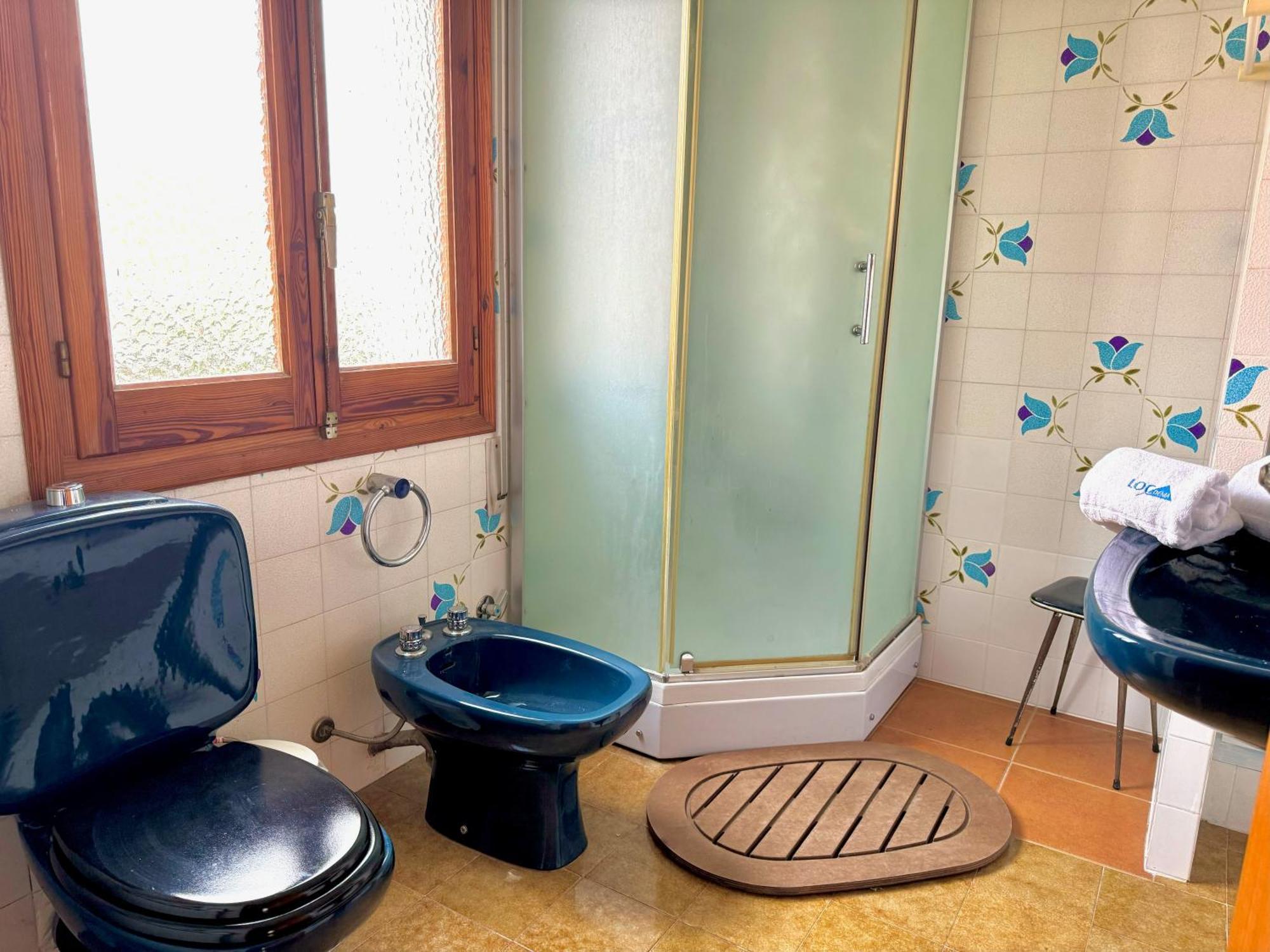 Juan Les Bassetes Locdenia Villa