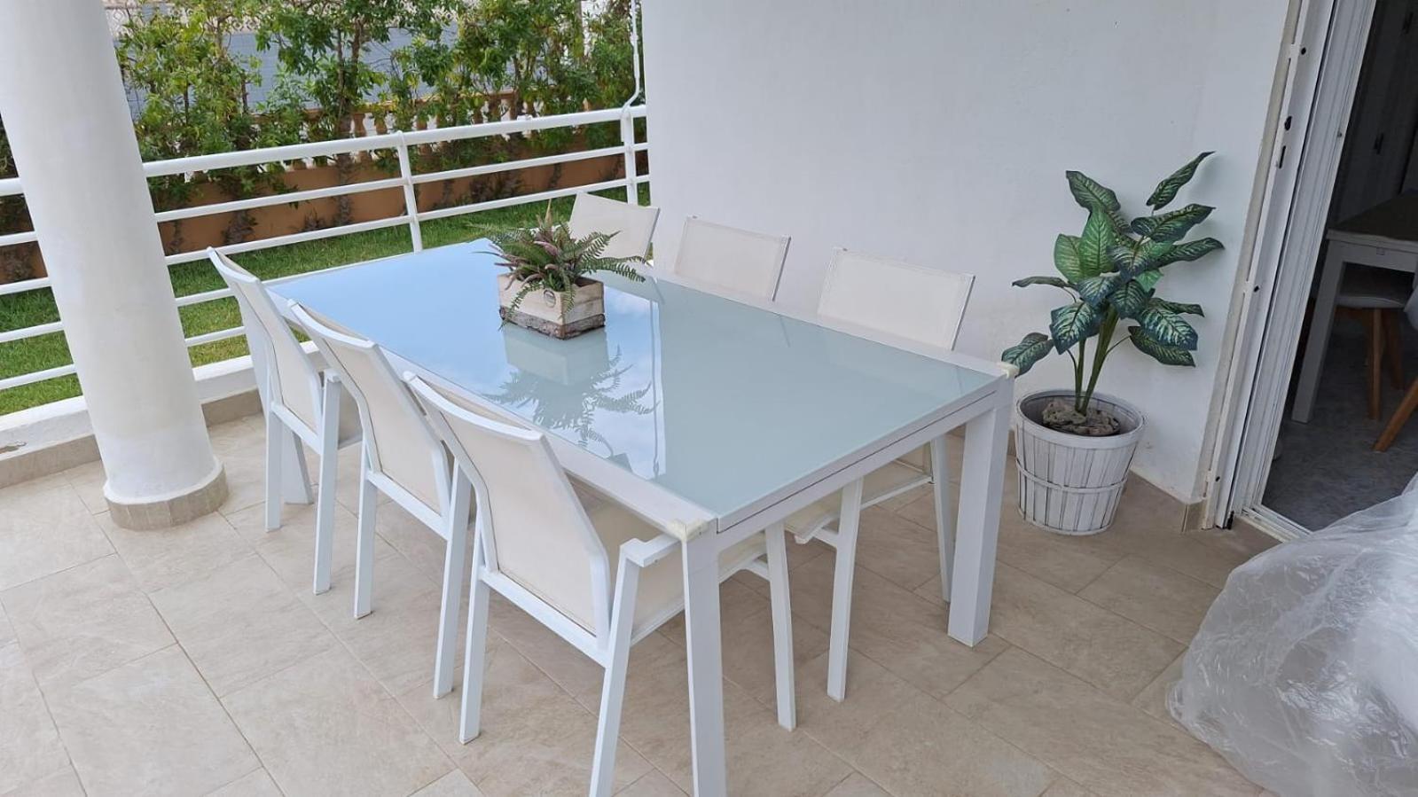 Apartamento Acogedor Con Terraza Y Jardín *