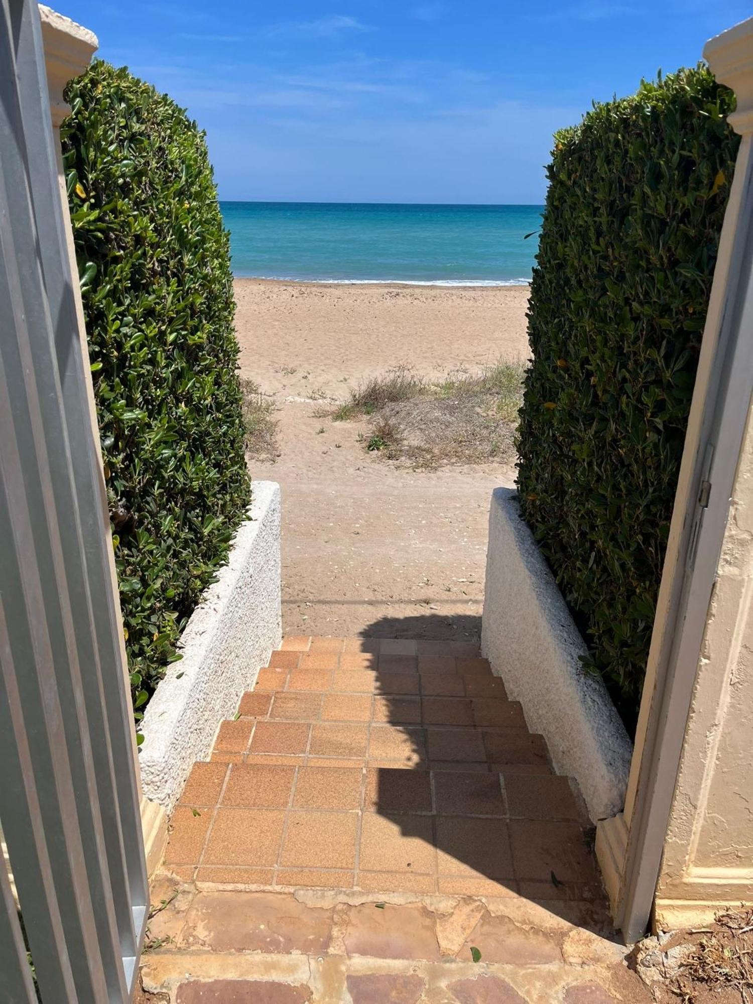Atico Con Salida Directa A La Playa - Apartamento *