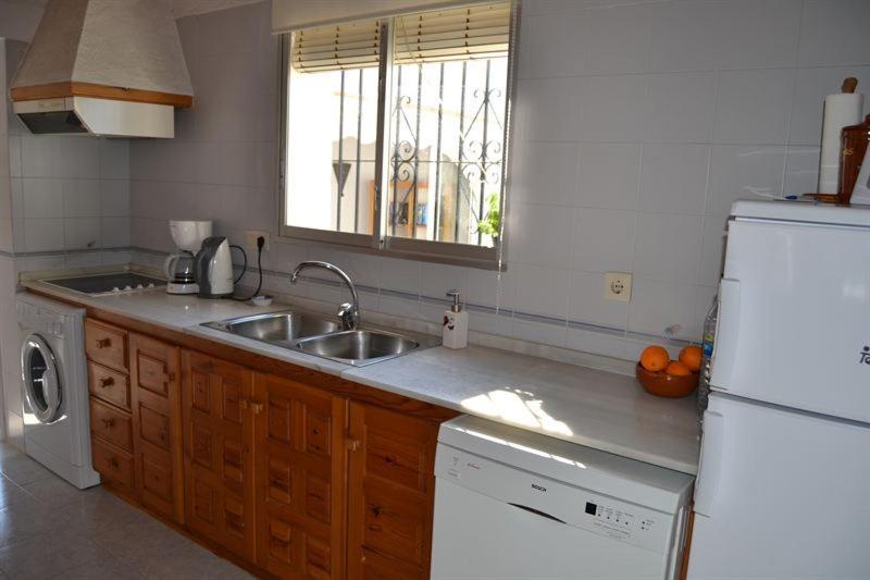 Carla Locdenia Villa *