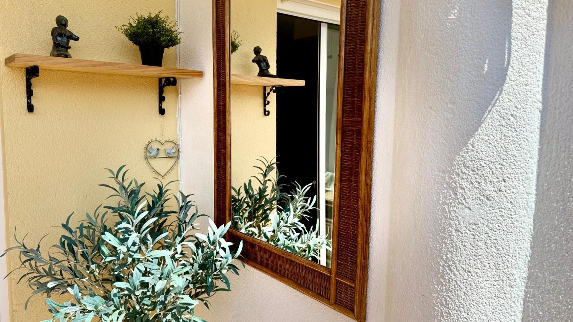 Apartment Datiler Vybdenia
