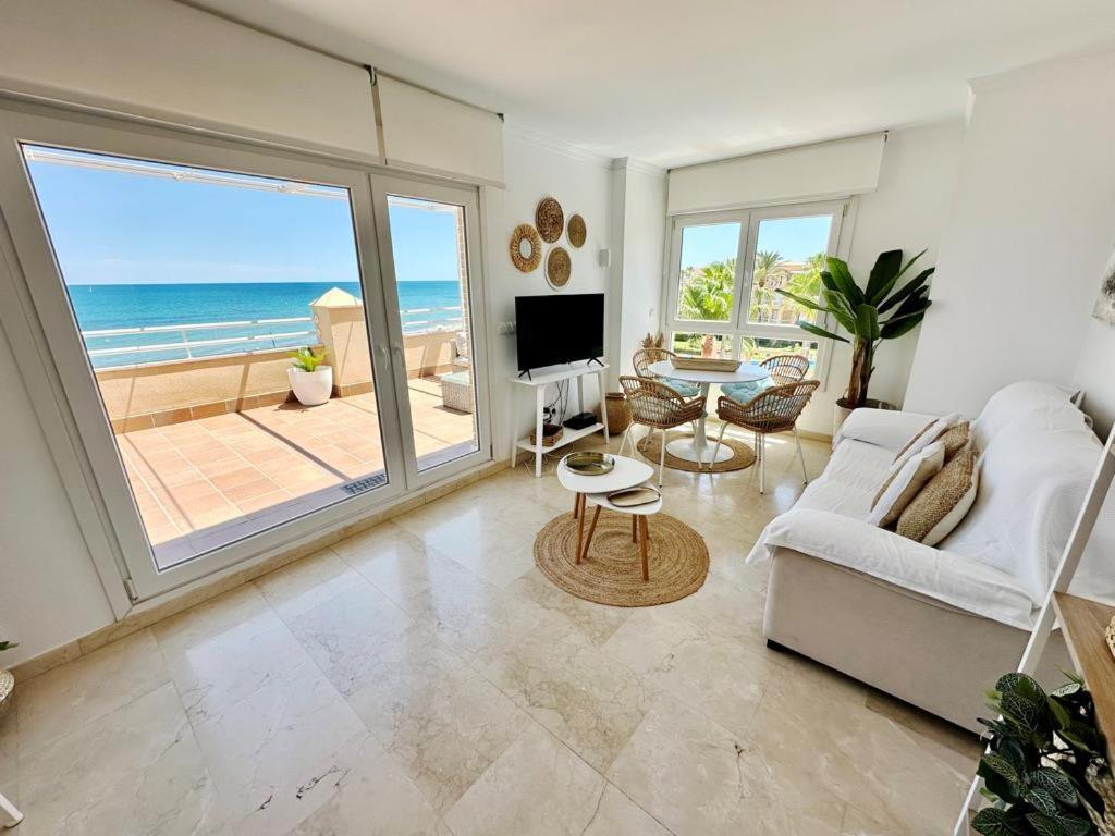 Atico Frontal Al Mar Con Piscina Privada By Homeprive Apartment Denia