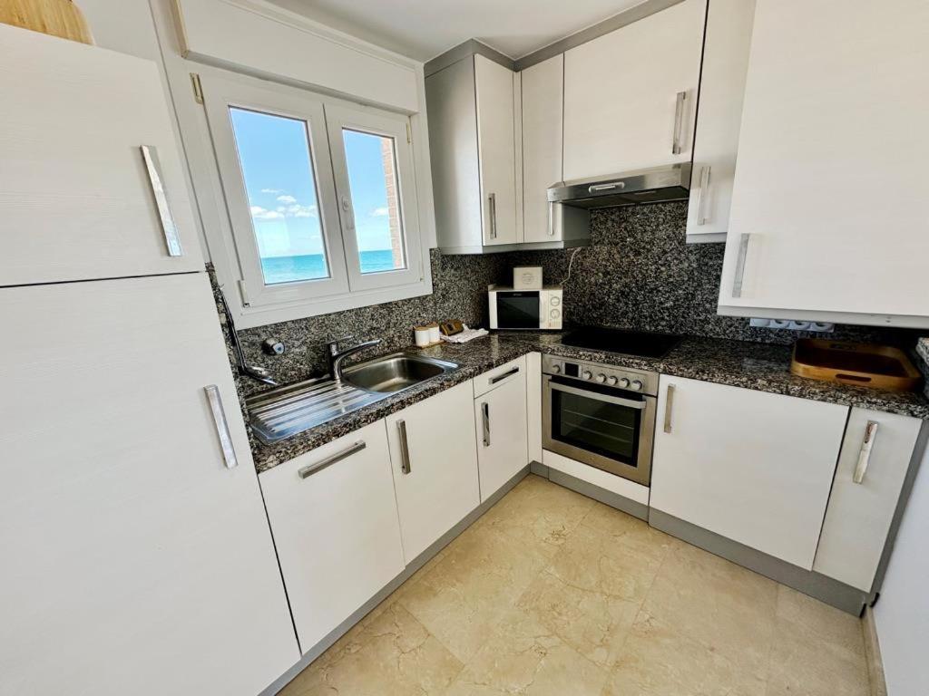 Atico Frontal Al Mar Con Piscina Privada By Homeprive Apartment *