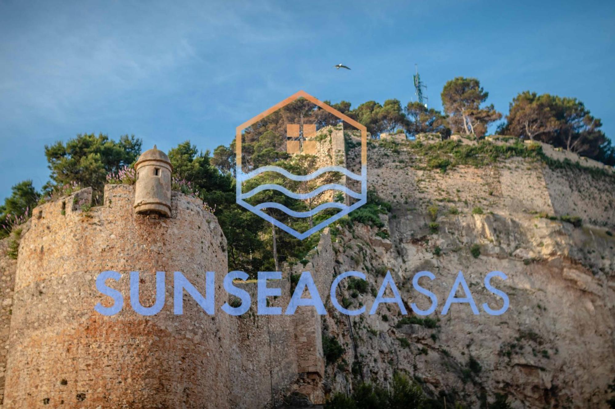 Casa Junto Al Castillo