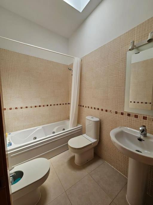 Duplex Avec Piscine-padel-plage-wifi-parking