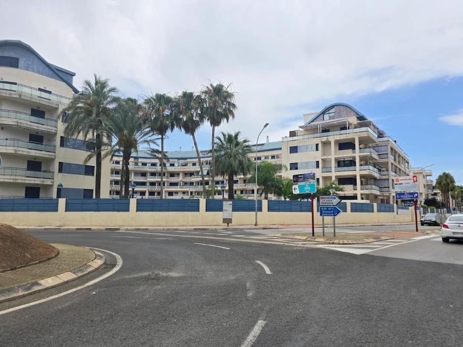Duplex Avec Piscine-padel-plage-wifi-parking *