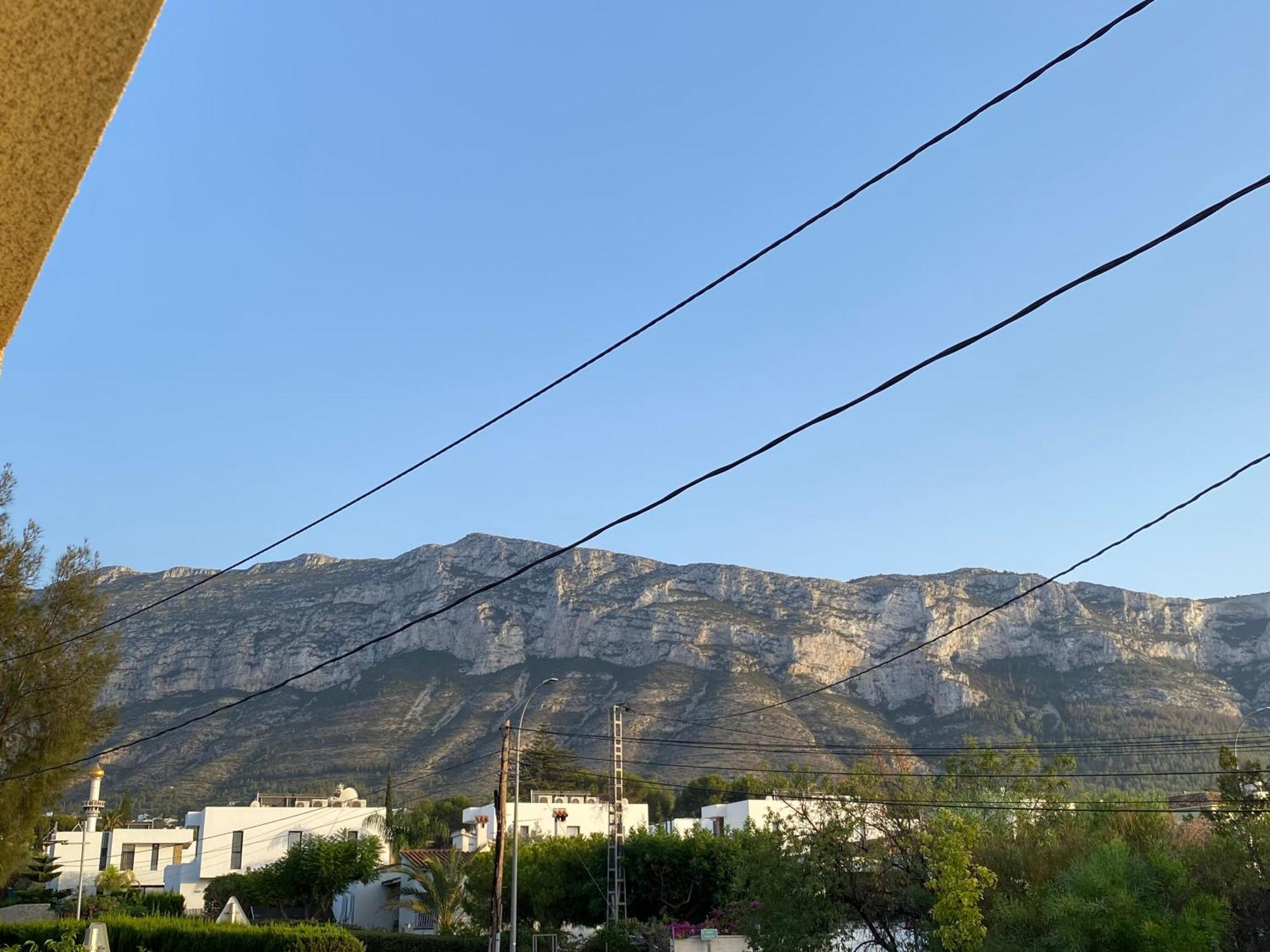 Vistas Al Montgo Apartamento *