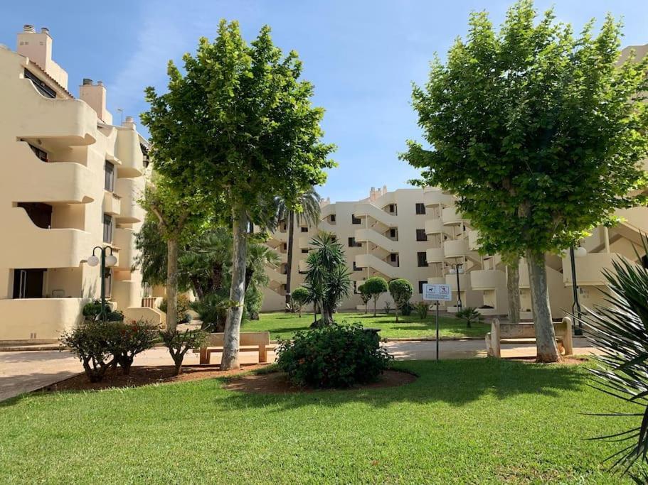 Con Piscina A 200m De La Playa En Apartamento *