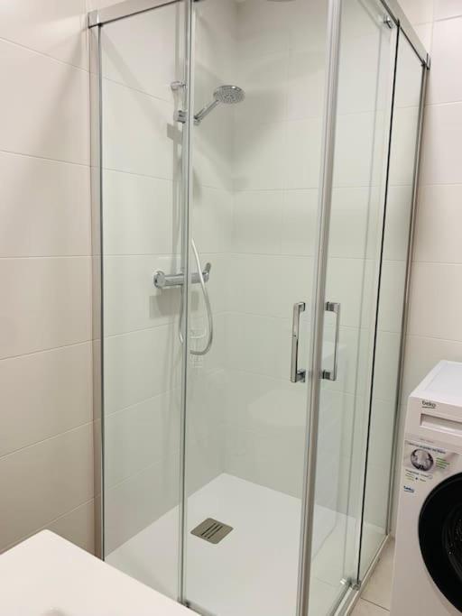 Apartamento Con Piscina A 200m De La Playa En *