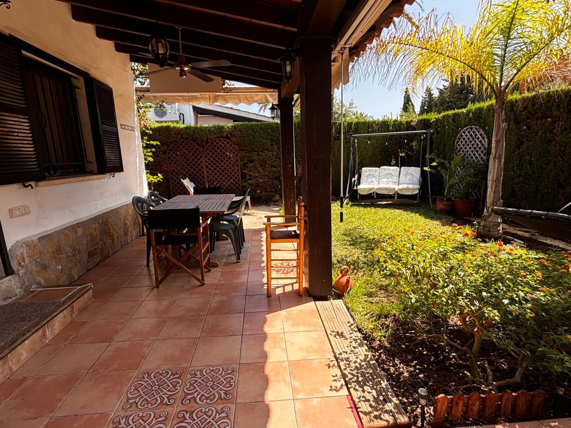 Casa Con Jardin Al Mare