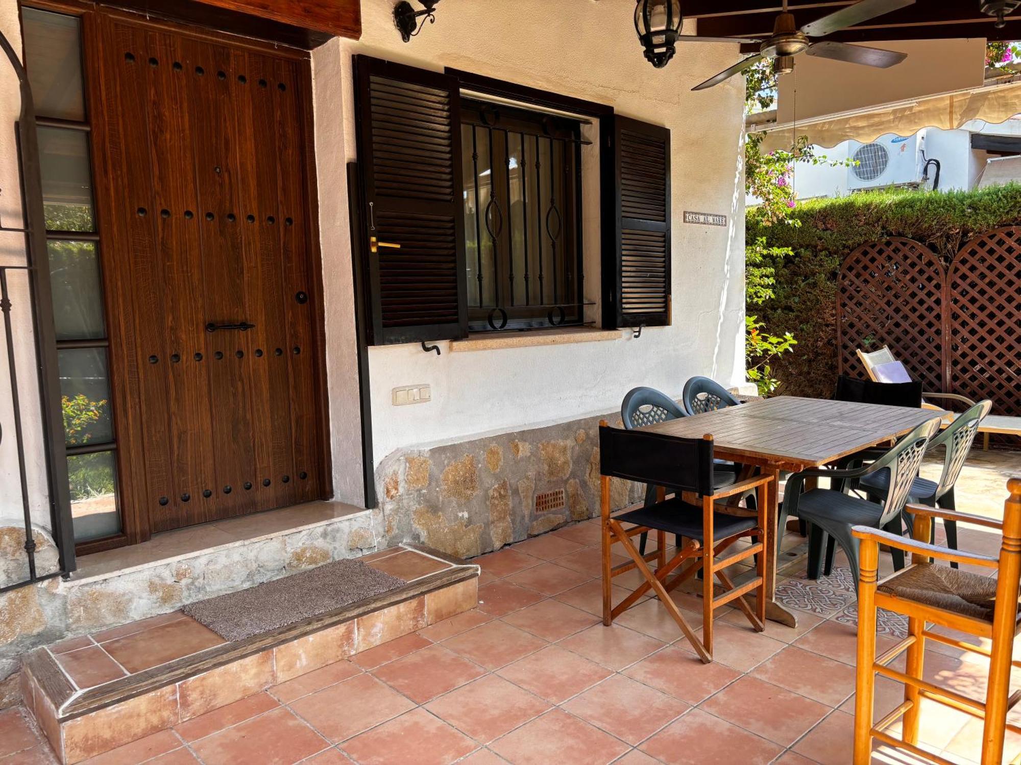 Casa Con Jardin Al Mare
