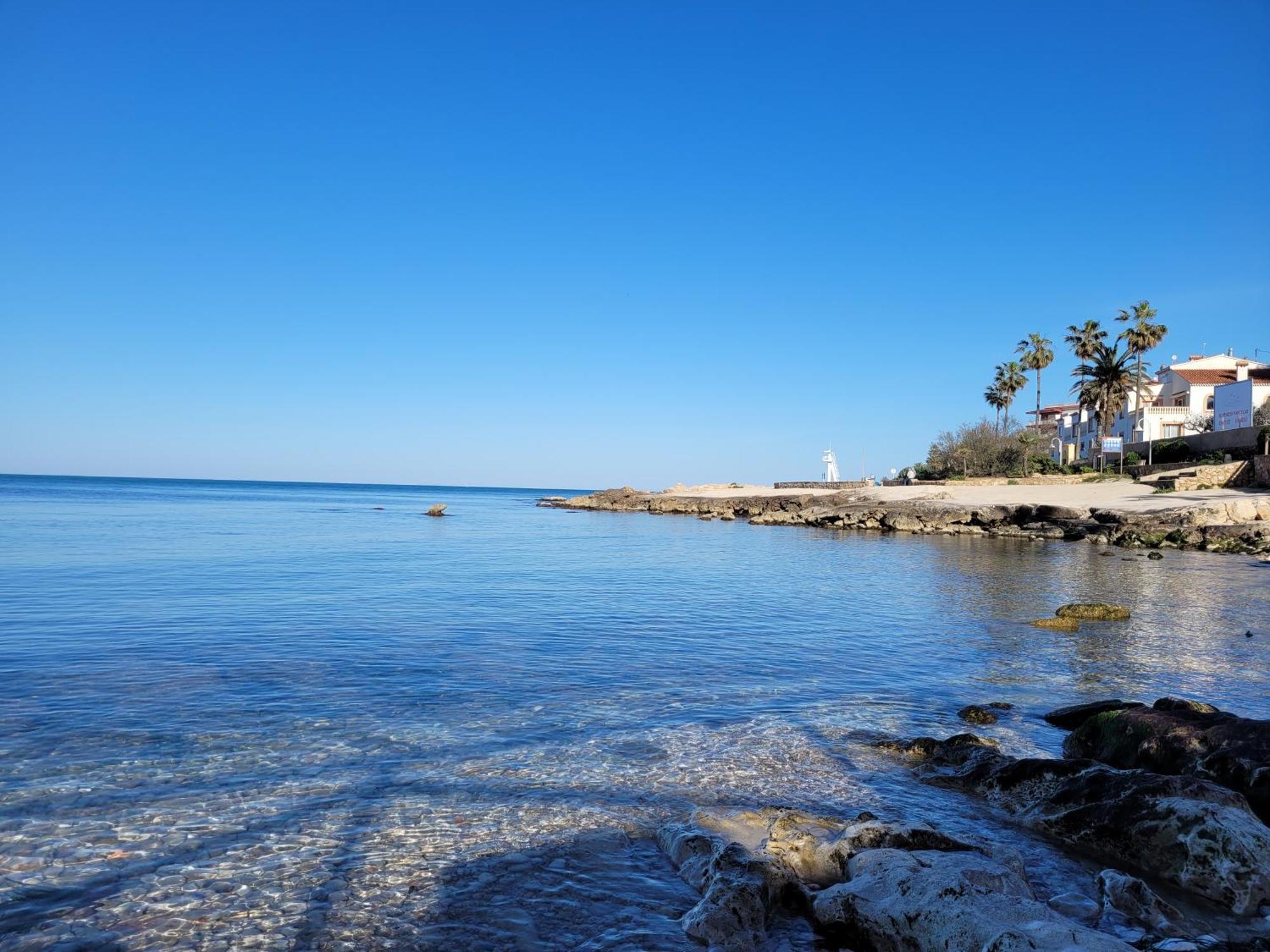 Villa With Private Pool And Tennis Court 150 Metres From The Sea-villa El Olivo *