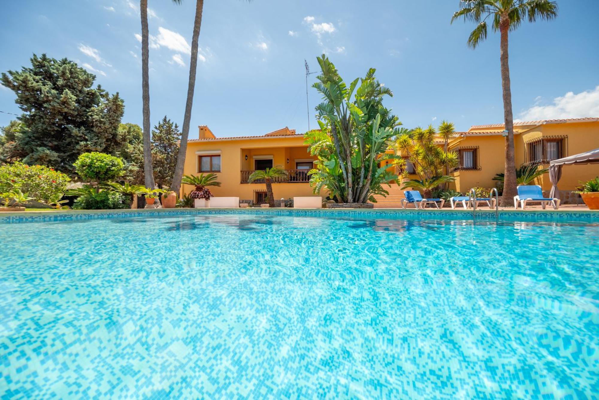 With Private Pool And Tennis Court 150 Metres From The Sea-villa El Olivo *