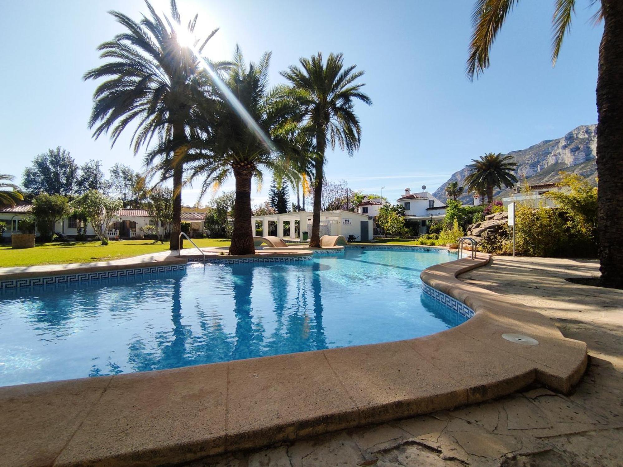Casa Dos Piscinas Y Jardin Privado, Fibra 1 Gb *