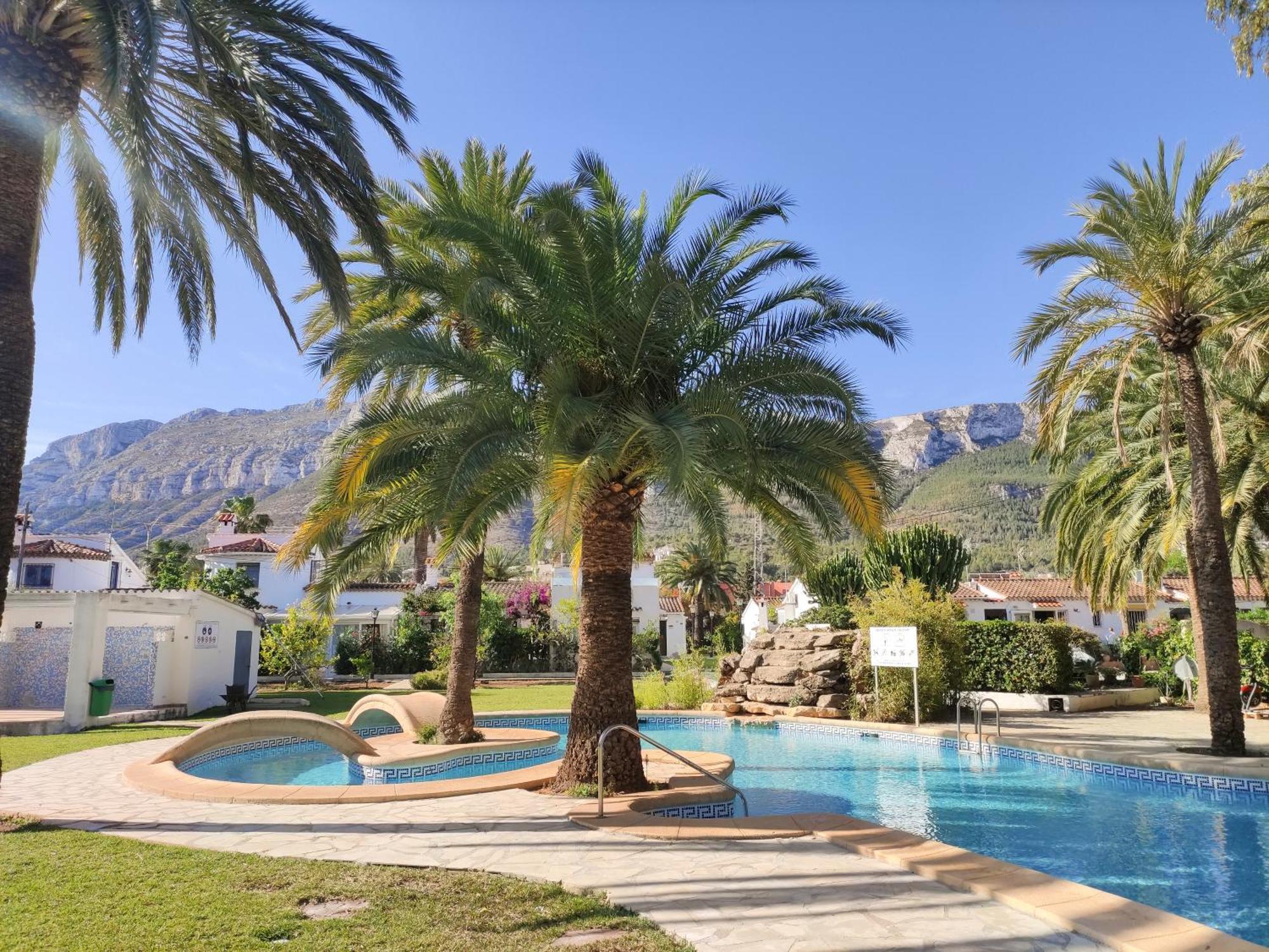 Casa Dos Piscinas Y Jardin Privado, Fibra 1 Gb