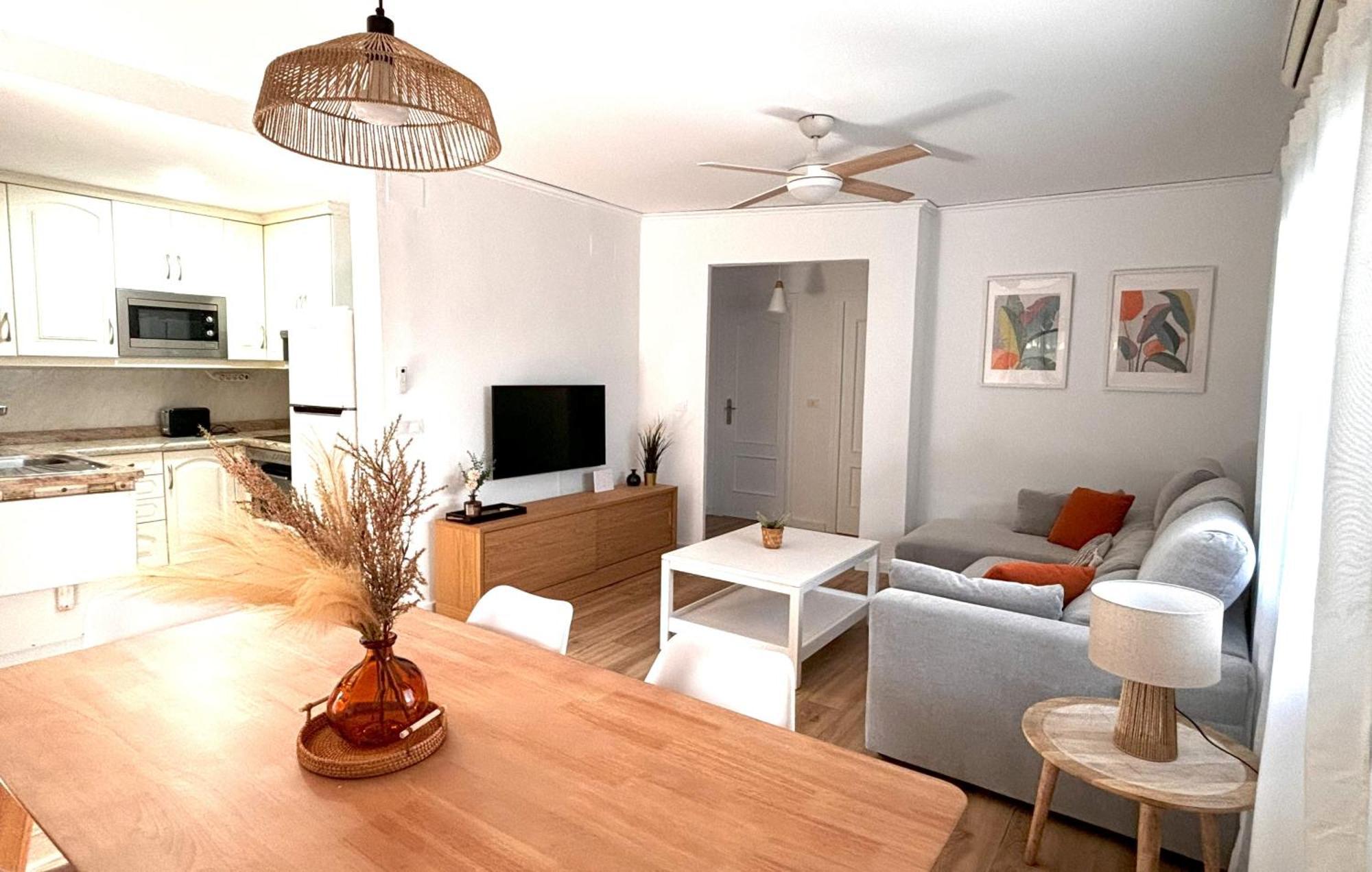 Casa Con Jardin Al Mare