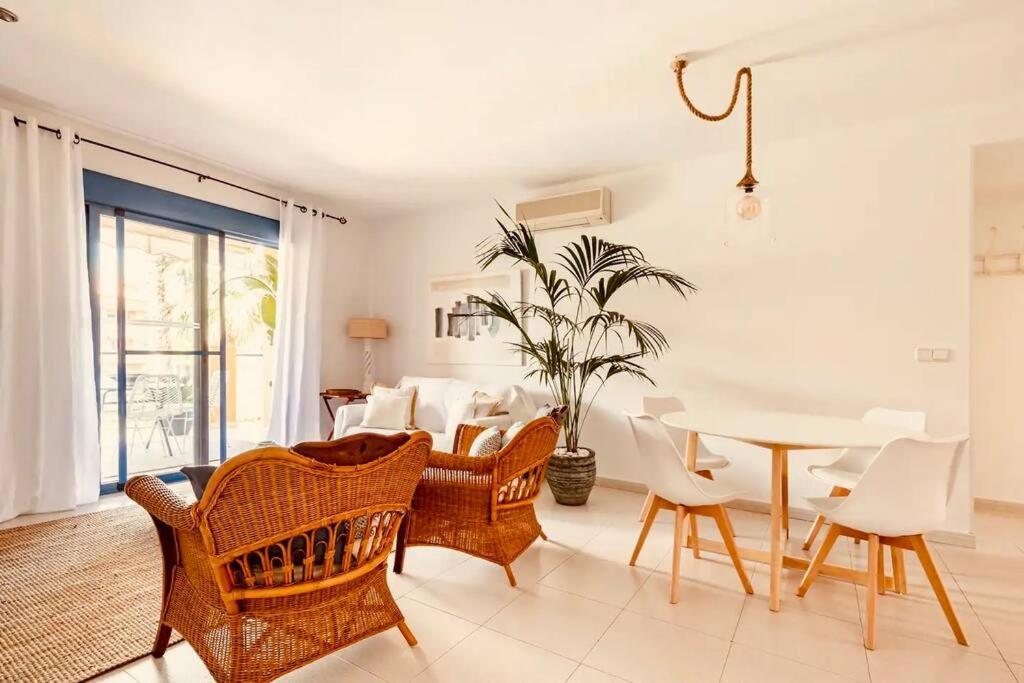 Bright Ideal For Long Apartamento Dénia