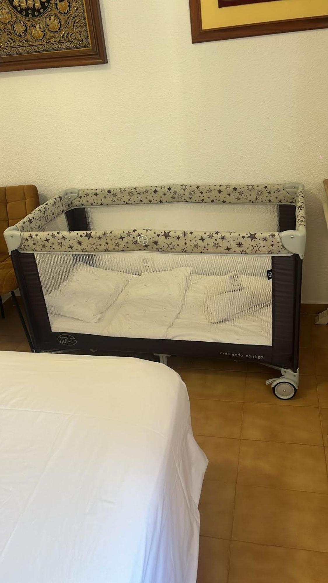Holiday home Adosado En Urbanizacion Con Precioso Jardin