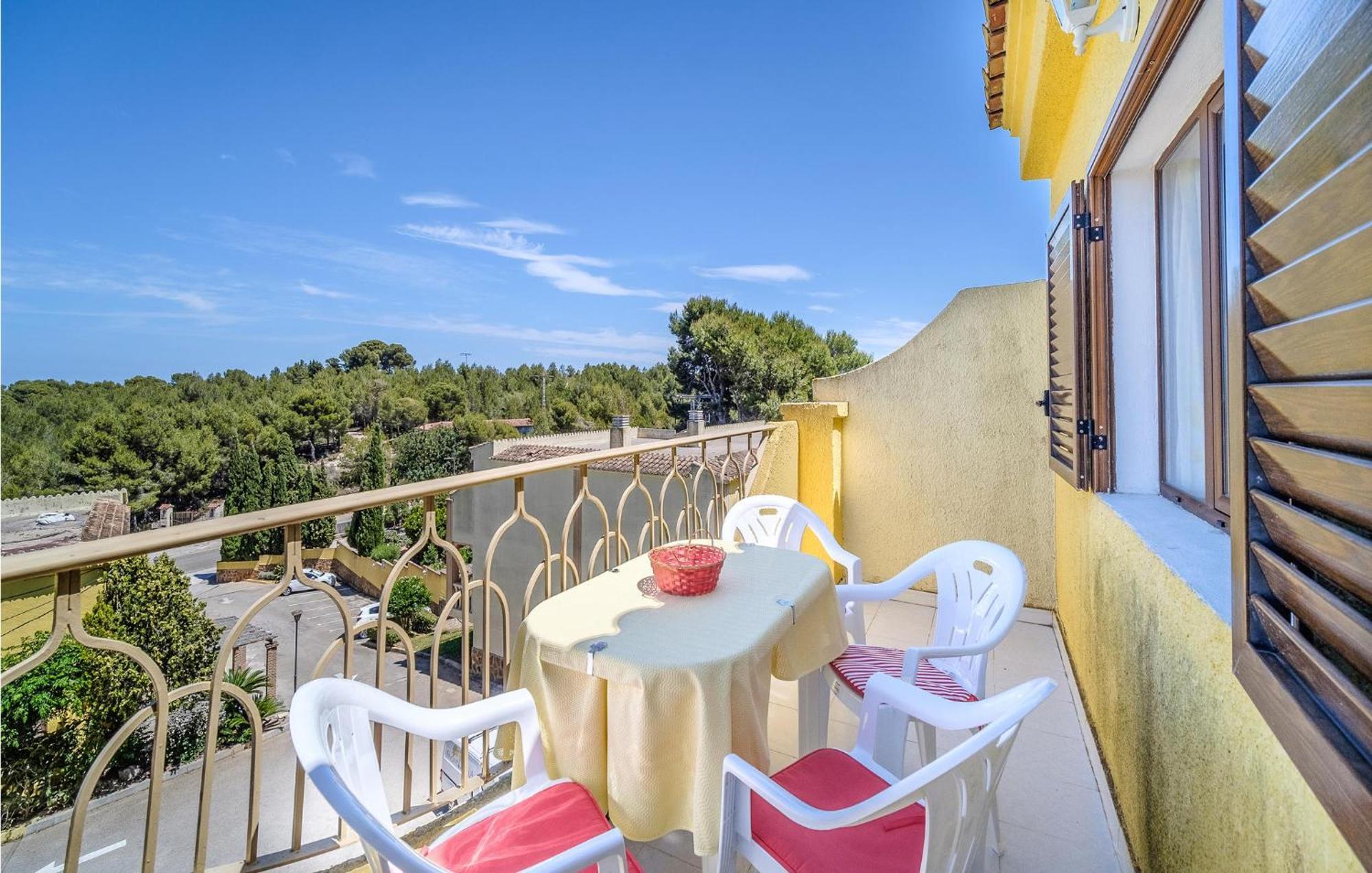 Stunning In With Kitchen Apartment *