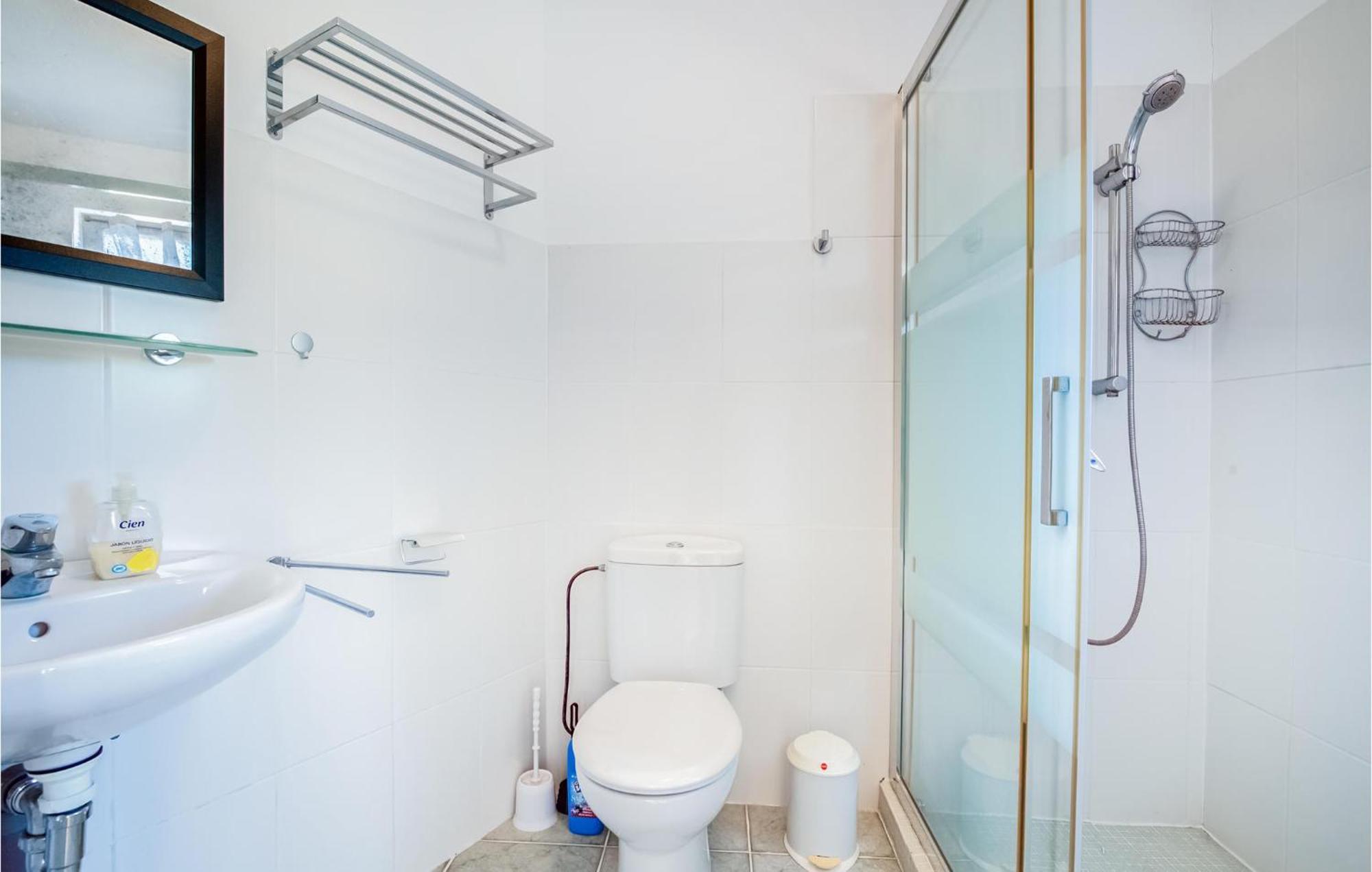 Pet Friendly In With Kitchen Holiday home *