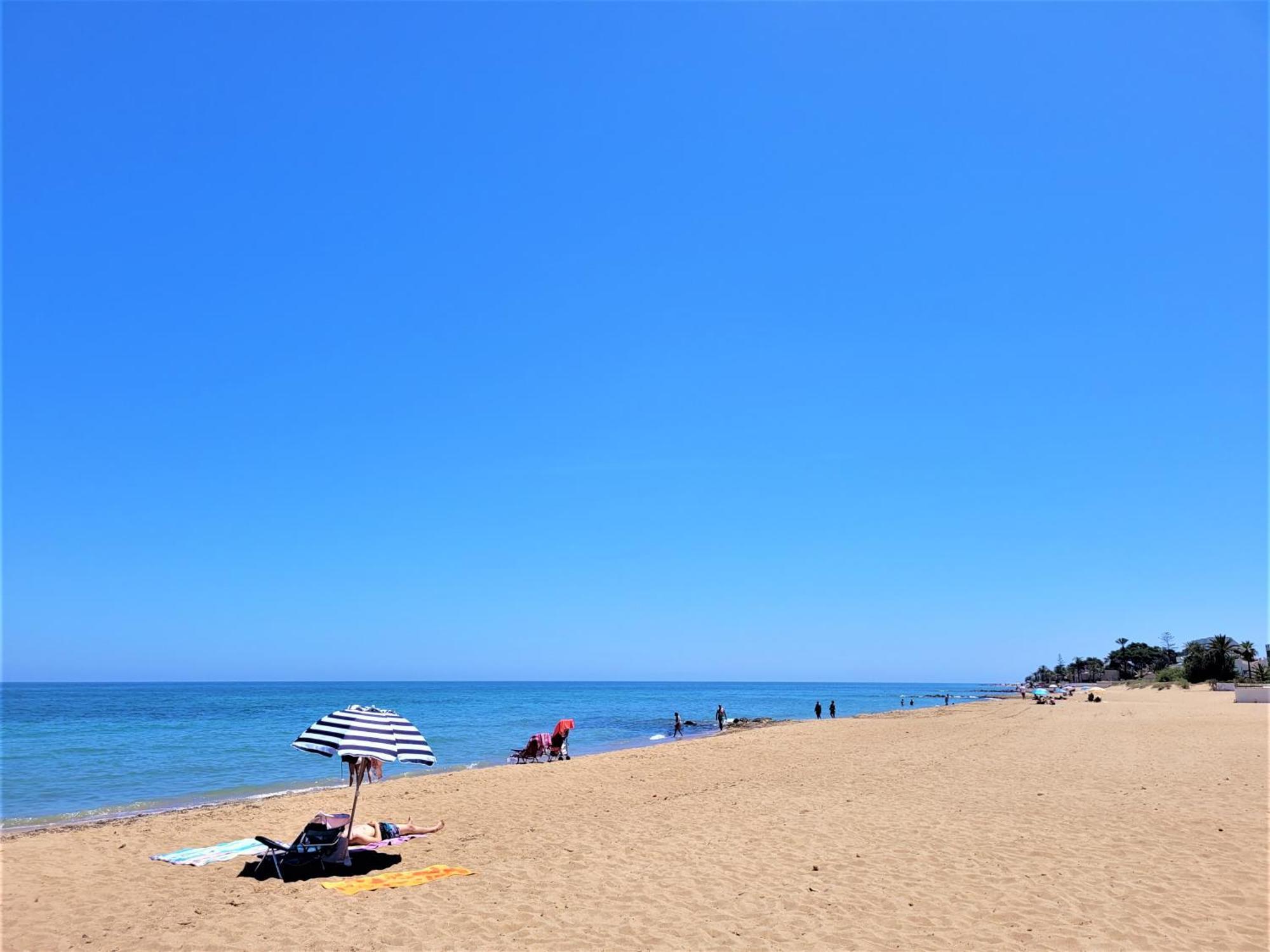 At Seafront With Private Garden-655 *
