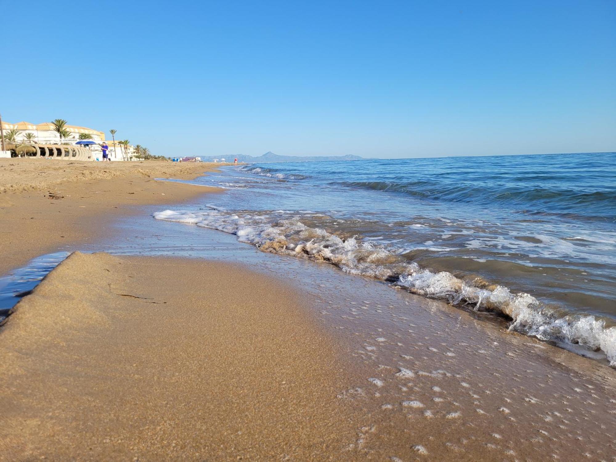At Seafront With Private Garden-655 Сasa de vacaciones *