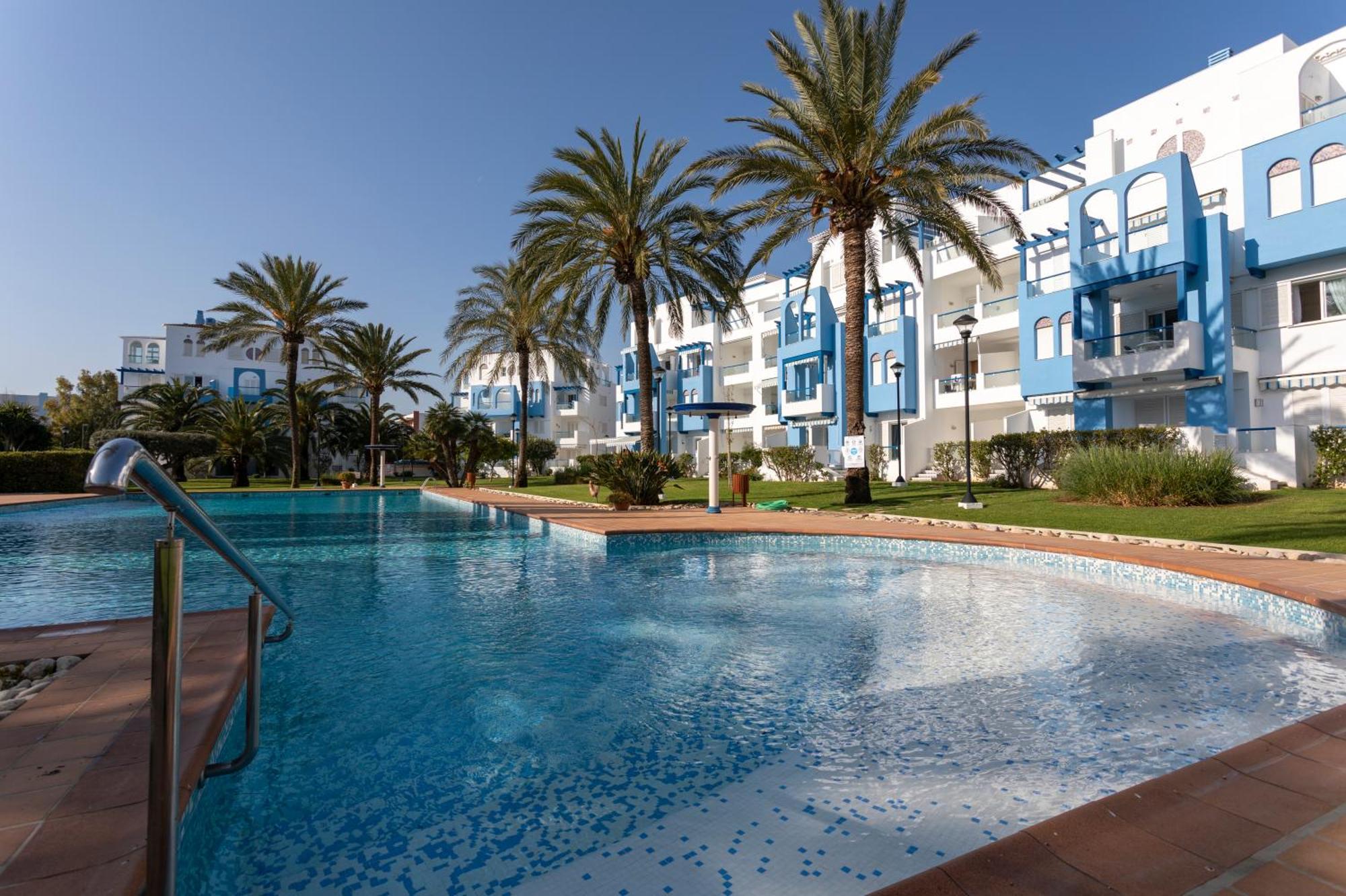 Apartamento Calablanca Atico By Bookindenia *