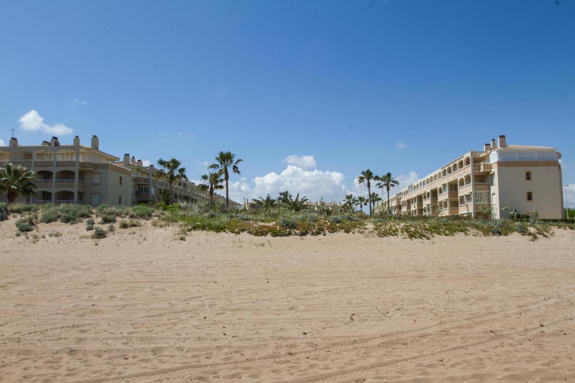 Urbanizacion En Primera Linea De Playa Apartamento
