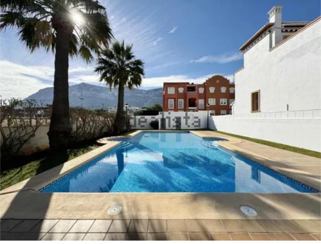 Beautiful Adosado Con Piscina Comunitaria *
