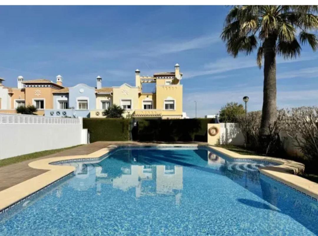 Beautiful Adosado Con Piscina Comunitaria Chalet Dénia