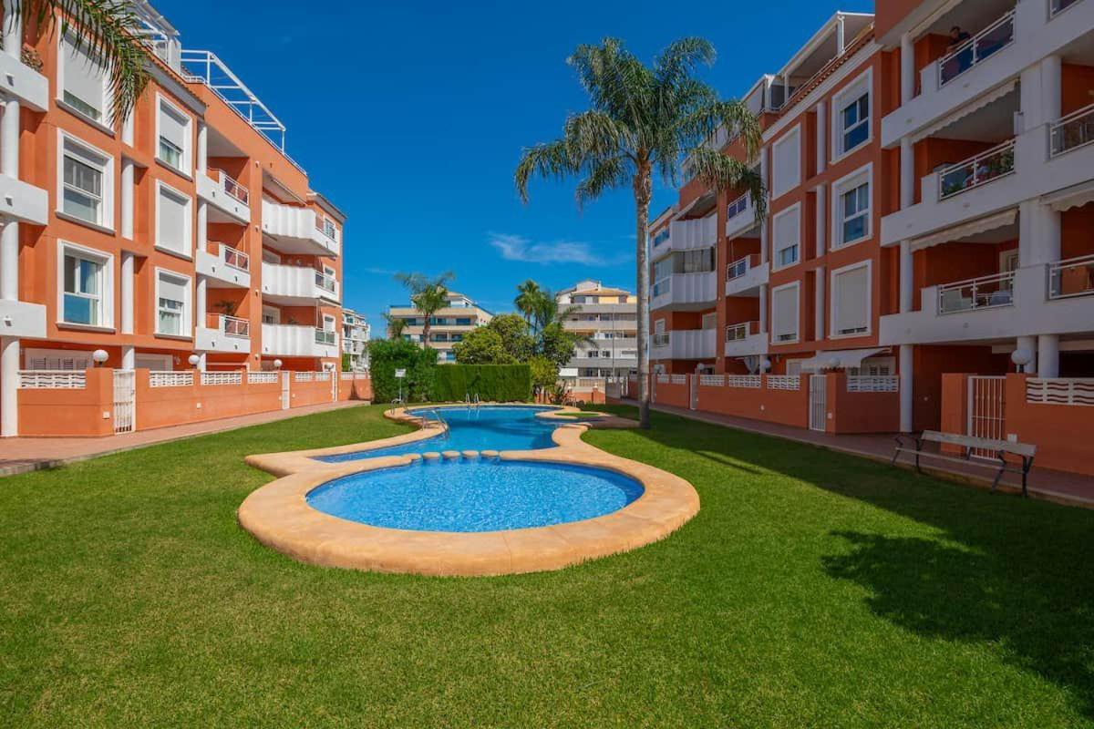 Apartamento Urbanización Con Piscina Mar De *