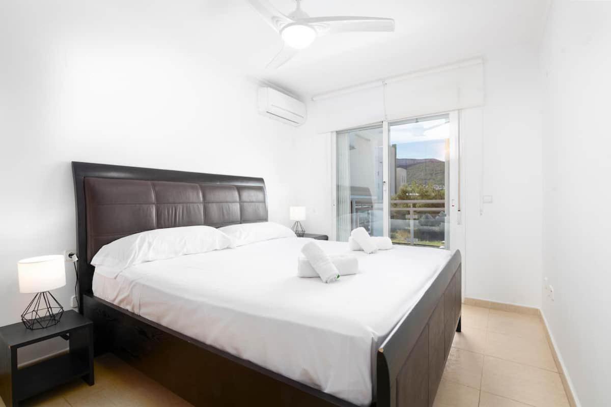Urbanización Con Piscina Mar De Apartamento *