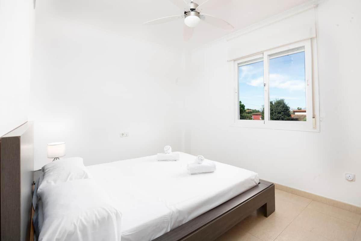 Urbanización Con Piscina Mar De Apartamento Dénia